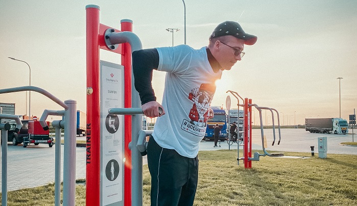 Langes sitzen das Los eines jeden Kraftfahrers. Ausgleichssport ist wichtig für Körper und Geist. ( Foto: UNION TANK )