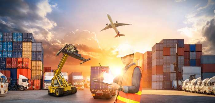 Unter die Lupe genommen: die Logistikbranche in all ihren Facetten ( Foto: Shutterstock-Travel mania )