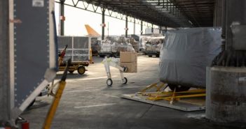 Autonomer Roboter "evoBOT" absolviert erfolgreiche Testfahrt am Flughafen (Foto: Fraunhofer-Institut für Materialfluss und Logistik IML)