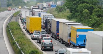 Schienen- und Güterverkehrsverbände protestieren gegen beschleunigten (Foto: AdobeStock - benjaminnolte 42508423)