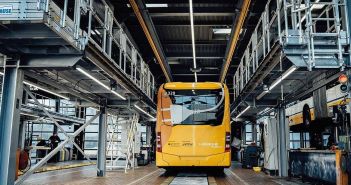Kundenspezifische Lösungen für Elektrobusse: Arbeitsbühnen und (Foto: KRAUSE-Werk GmbH & Co. KG)