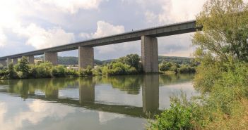 Verkehrseinschränkungen auf A3: Instandhaltungsarbeiten an Donaubrücke (Foto: AdobeStock - holger.l.berlin 628508692)