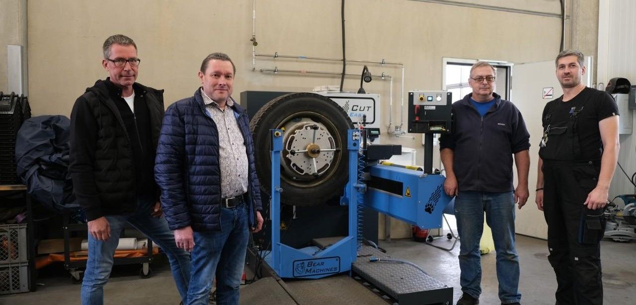 Effizienzsteigerung im Fuhrpark durch Bear-Cut: Kosten sparen und CO2 reduzieren Bear-Machines präsentiert die Vorteile der Bear-Cut auf der transport logistic (Foto: Bear-Machines GmbH)