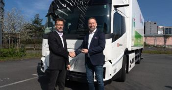 DB Schenker präsentiert vollelektrischen Volvo FM Low Entry (Foto: Volvo Group Trucks Central Europe GmbH)