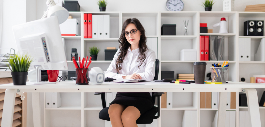 Nachhaltigkeit in der Büromittelbeschaffung: Wie sich „grünes Büro“ und individuelle Lieferungen vereinbaren lassen (Foto: AdobeStock - 212444928 Ivan Traimak)