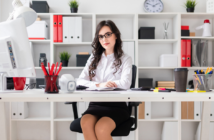 Nachhaltigkeit in der Büromittelbeschaffung: Wie sich „grünes Büro“ und individuelle Lieferungen vereinbaren lassen (Foto: AdobeStock - 212444928 Ivan Traimak)
