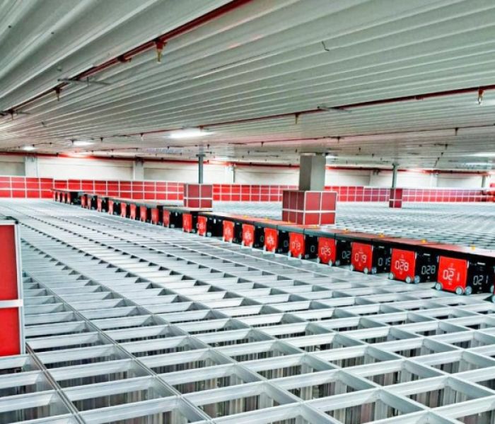 Flottenstärke mit Präzision: R5-Roboter optimieren (Foto: AM Logistic Solutions)