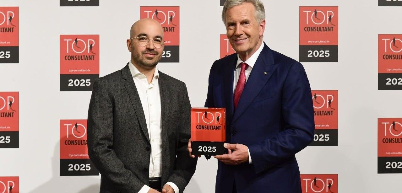 Wissenschaftliche Gesellschaft zeichnet EPG Consulting für herausragende Logistikberatung aus EPG Consulting als Top Consultant ausgezeichnet beim Mittelstandsgipfel (Foto: Ehrhardt Partner Group (EPG))