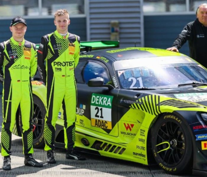 Jannes Fittje und Moritz Wiskirchen, zwei Rennfahrer vom Team SR (Foto: CTP GmbH .  bluechemGROUP)