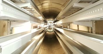 Untertageinstallation unter Elbe: Unex isolierende Kabelleiter 67 und (Foto: Unex Kabelsysteme und -elemente GmbH)