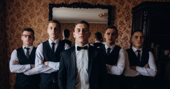 Vom Gabelstapler zur TikTok-Weste: Corporate Fashion im Logistikalltag (Foto: AdobeStock - dimadasha - 389939153)