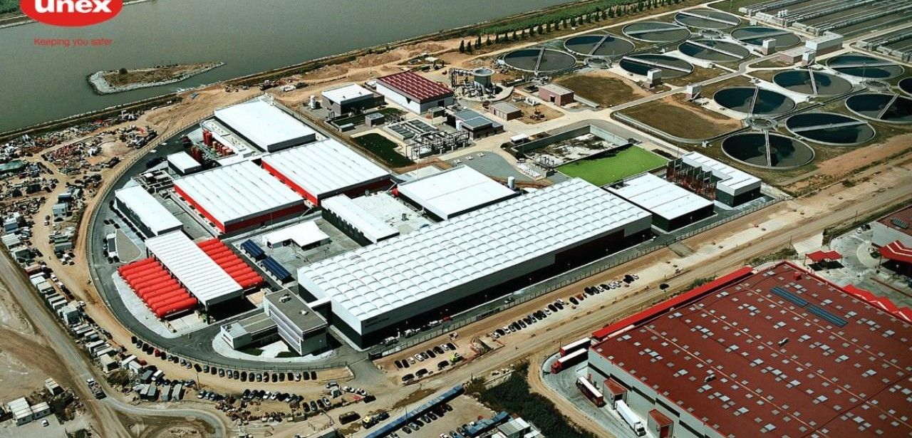 Leistungsprüfung 2024 bestätigt U23X Kabelrinne 66 Langzeitstabilität unter Extrembedingungen Unex Kabelrinne 66 sichert seit 2009 Umkehrosmoseanlagen gegen (Foto: Unex Kabelsysteme und -elemente GmbH)