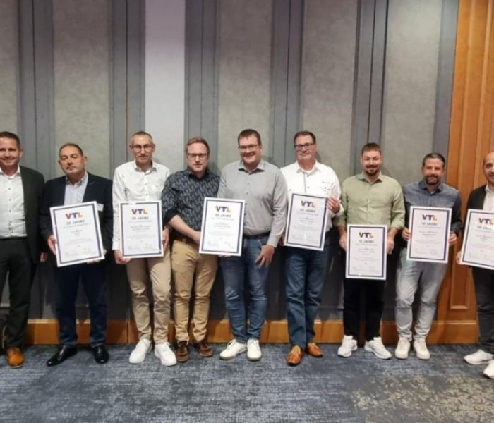 Ehrung der Jubilare für langjährige VTL-Partnerschaft (Foto: VTL Vernetzte-Transport-Logistik GmbH)