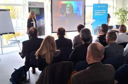 Wasserstoff-Lkw auf Mannheimer Maimarkt live betankt und praxisnah (Foto: Metropolregion Rhein-Neckar GmbH)