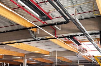 GROUP7 eröffnet innovativen hochleistungsfähigen DGNB-Gold-Logistikstandort Schwaig 2 mit (Foto: KÜBLER GmbH Energiesparende Hallenheizungen)