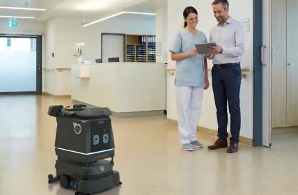 imrox integriert LionsBot Reinigungsroboter für unkomplizierten, risikoarmen Krankenhausbetrieb (Foto: LionsBot/imrox GmbH)