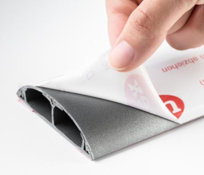 B&uuml;roarbeitspl&auml;tze mit dem Bodenkanal 74 modernisieren (Foto: Unex Kabelsysteme und -elemente GmbH)