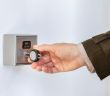 ASSA ABLOY erweitert Portfolio: CLIQ Leser innen und außen (Foto: Kay Herschelmann)