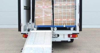 Drei 3,5-Tonner von Kiesling optimieren städtische Kühl- und (Foto: Kiesling Fahrzeugbau GmbH)