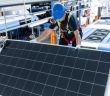 Flexible Solarpaneele erzeugen während der Fahrt Energie fürs (Foto: ZF..)
