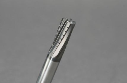 HEXACUT(R) 058 fräst CFK mit über 50 Prozent (Foto: CemeCon AG)