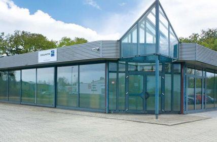 SIEB & MEYER erweitert temporäre Produktionsfläche um 1.800 (Foto: SIEB & MEYER AG)