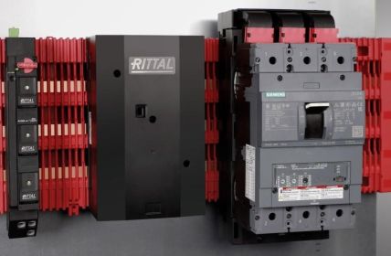 Siemens und Rittal bündeln Kräfte für standardisierte IEC-Stromverteilung (Foto: Rittal GmbH & Co. KG)